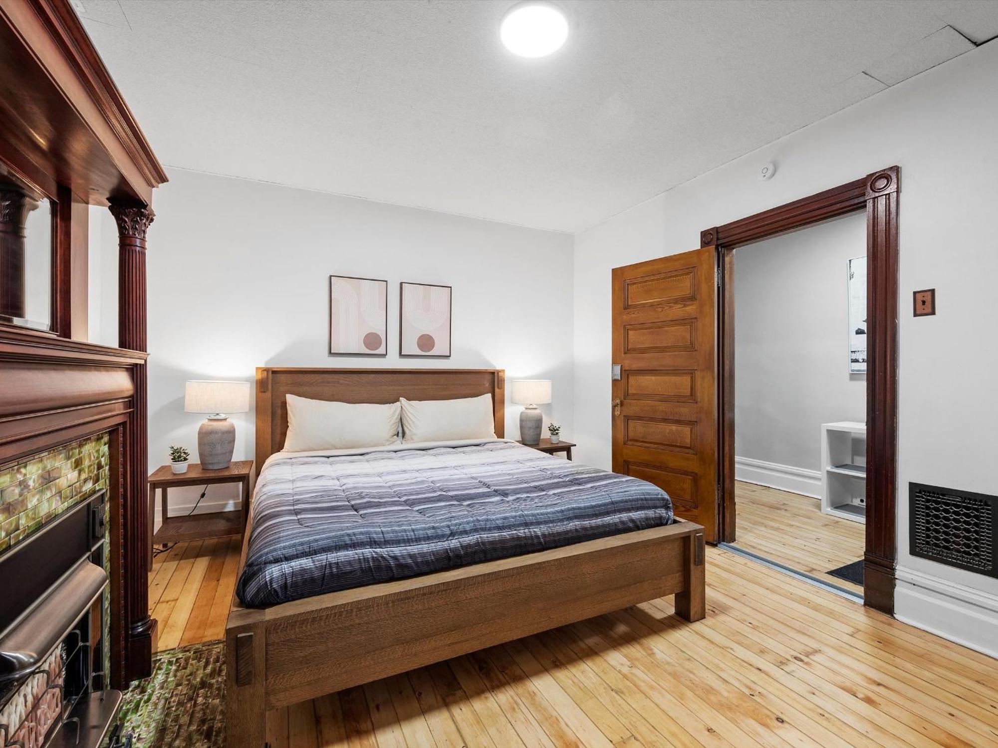 Oakland, Pittsburgh !A Modern And Stylish Private Bedroom With Shared Bathroom Exterior photo