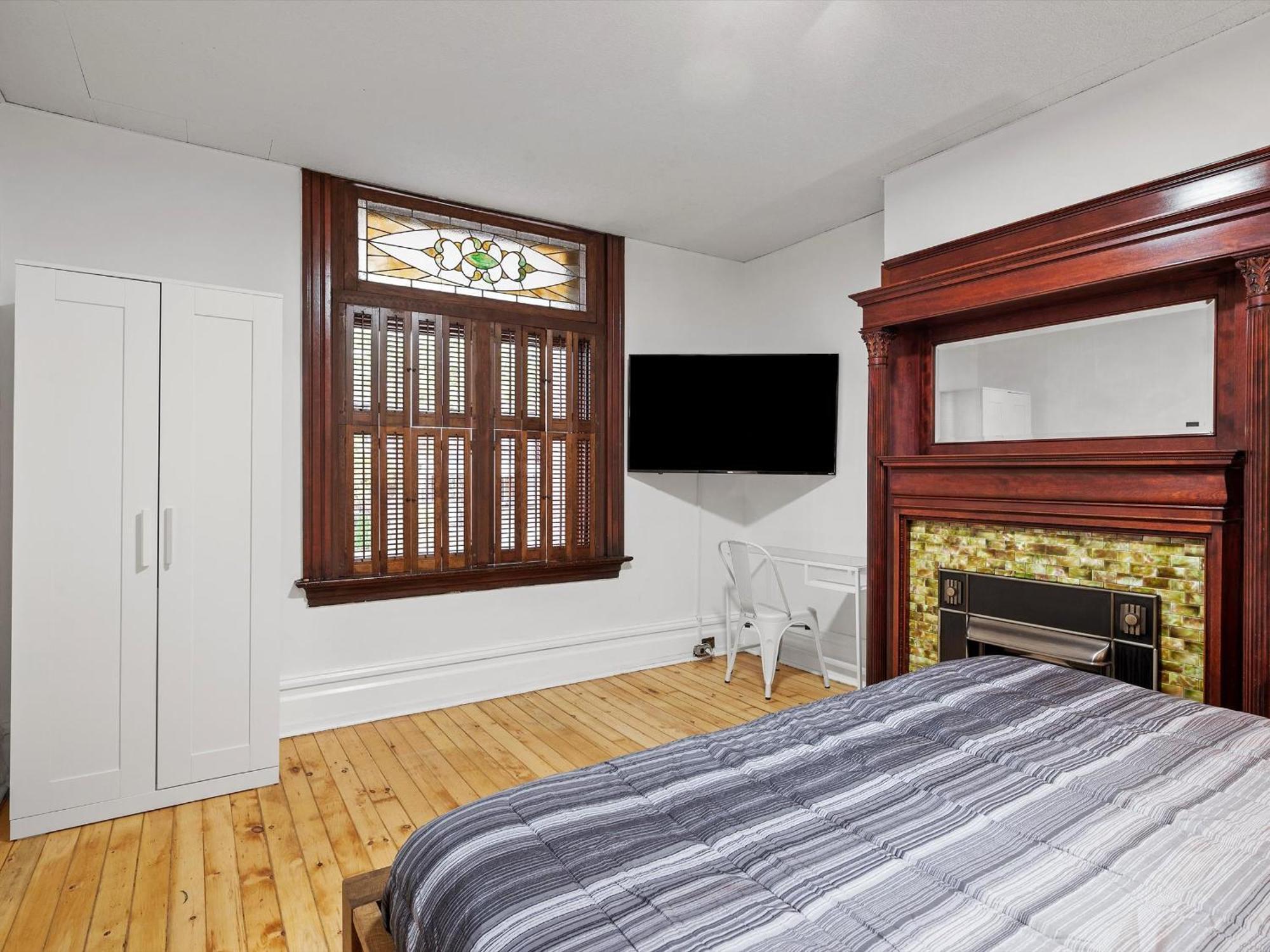 Oakland, Pittsburgh !A Modern And Stylish Private Bedroom With Shared Bathroom Exterior photo